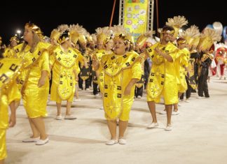 Veja a programação do último dia de desfiles das escolas de samba Home