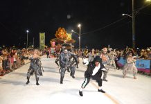 Segundo dia de desfile leva 20 mil pessoas para Praça do Papa Category Template - London News PRO