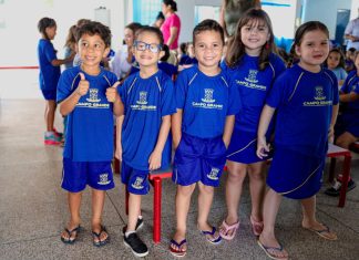 PrefCG distribui kits escolares para 100 mil estudantes Home