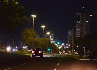 Mais claras e seguras: luzes de LED cobrem 100% da capital Home