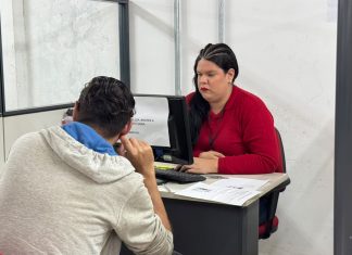 Funsat inicia semana com 890 vagas de emprego Home
