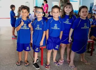 PrefCG distribui kits escolares para 100 mil estudantes Home