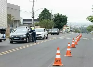 Obras de drenagem alteram trânsito nesta quarta-feira Home